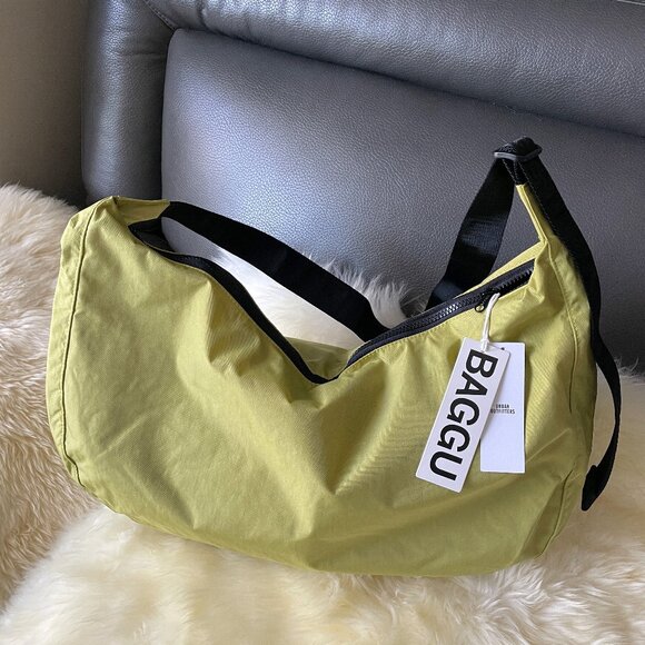 NWT Baggu Large Nylon Crescent Bag - Lemongrass - Picture 2 of 5